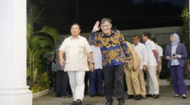 Ketua Umum Partai Gerindra Prabowo Subianto bersama Politikus PDI Perjuangan Budiman Sudjatmiko. (Dik. Tim Media Prabowo Subianto)