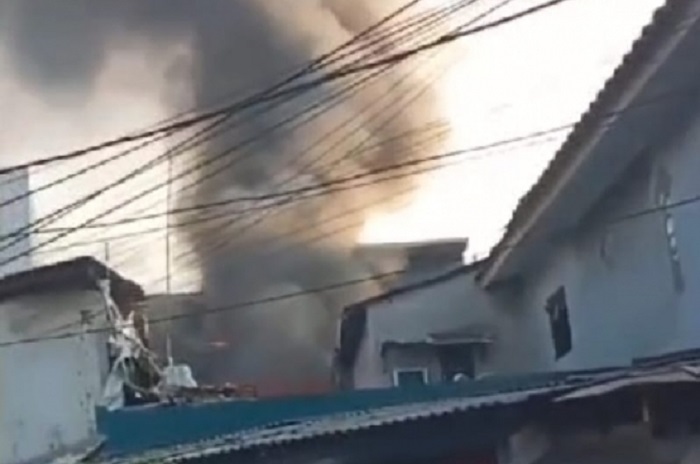 Tangkapan Layar, Suasana kebakaran yang terjadi di kawasan Tanah Tinggi, Kecamatan Johar Baru, Jakarta Pusat. (Instagram.com/@Info_Jakarta Pusat) 
