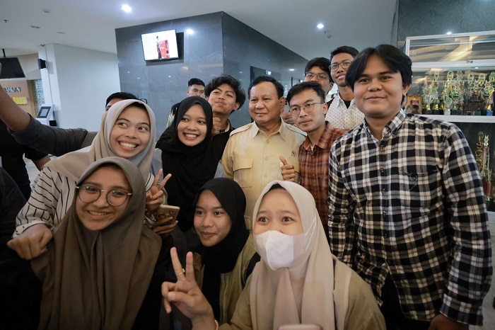 Kedatangan Menteri Pertahanan RI Prabowo Subianto di Universitas Ahmad Dahlan (UAD), Yogyakarta, mengundang antusiasme mahasiswa. (Dok. Tim Media Prabowo Subianto)