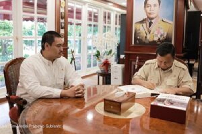 Menteri Pertahanan (Menhan) RI Prabowo Subianto menerima kunjungan kerja Menteri Pemuda dan Olahraga (Menpora) Dito Ariotedjo. (Dok. Tim Media Prabowo Subianto)