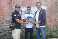 PERLASI bersama perwakilan KONI Pusat saat mengunjungi Sentra Gelasan di Kec. Tanjungsari, Kabupaten Sumedang. (Dok. PERLASI)